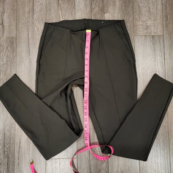 Old Navy Go Dry Leggings in Dark Green - Picture 3 of 8